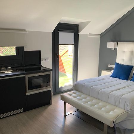 Hostal El Rocio Paracuellos de Jarama Esterno foto