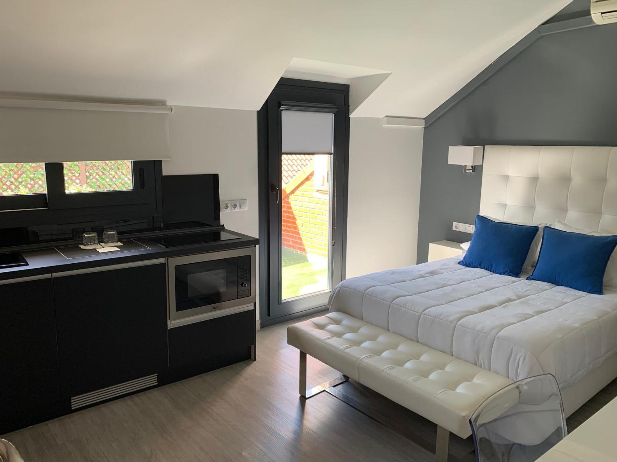 Hostal El Rocio Paracuellos de Jarama Esterno foto