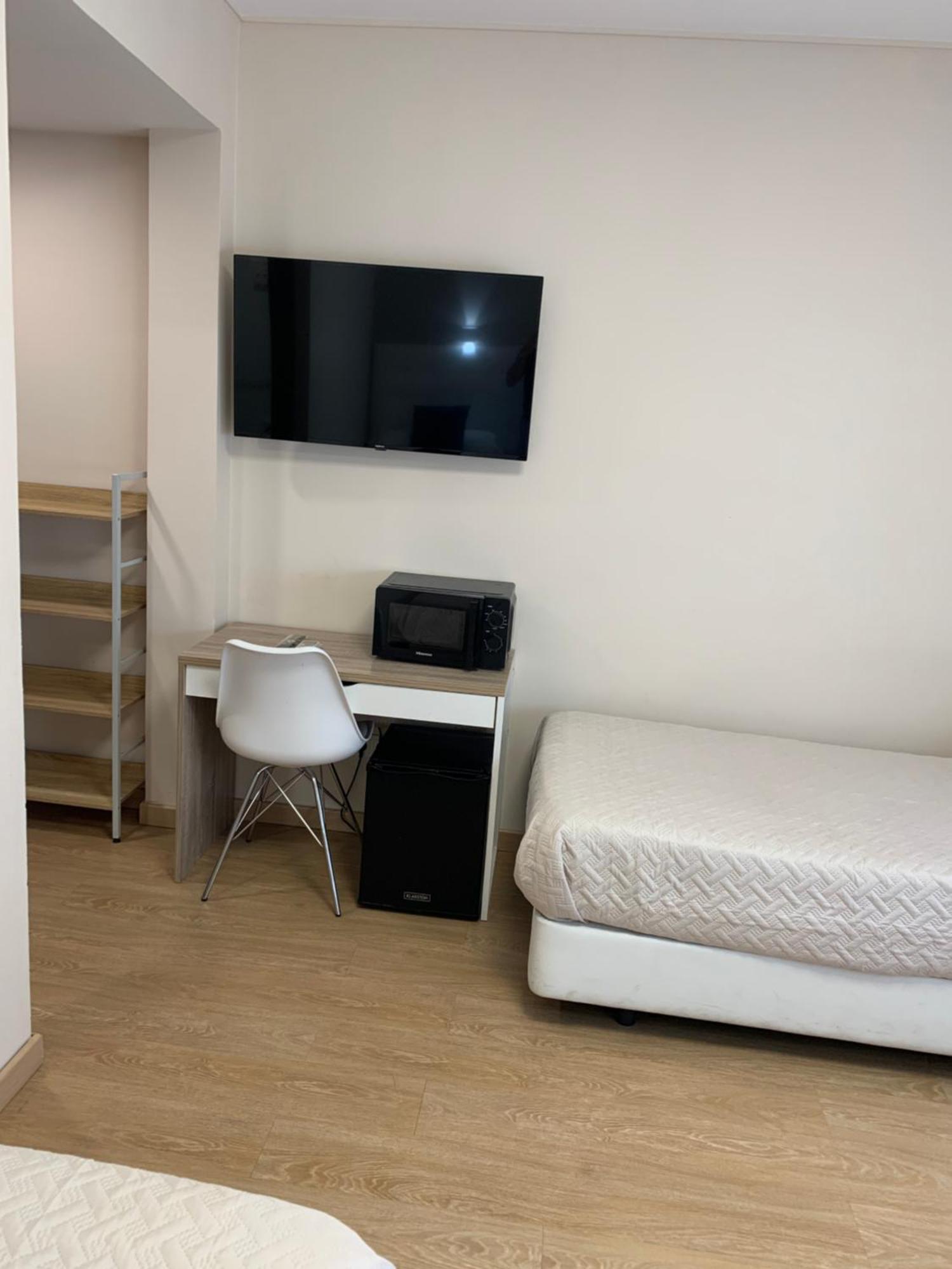 Hostal El Rocio Paracuellos de Jarama Esterno foto